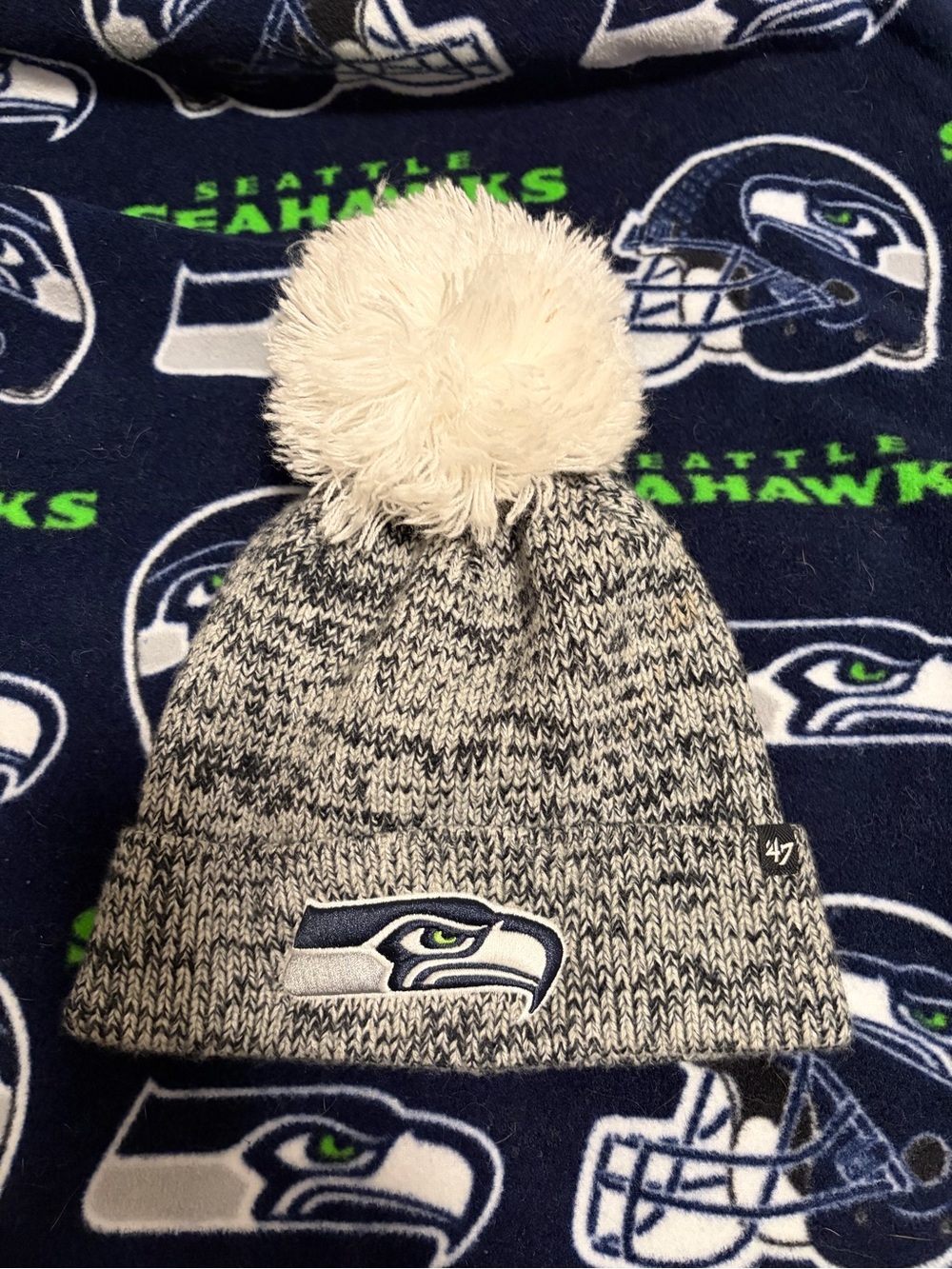 47 Kids Seattle Seahawks Gray Knit Pom Beanie with Cream Pom